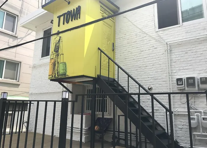 Ttowa House